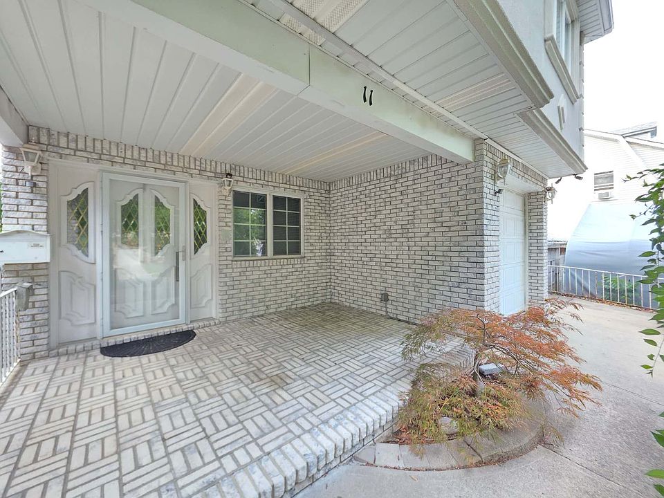 1st image of 11 Rochelle Pl