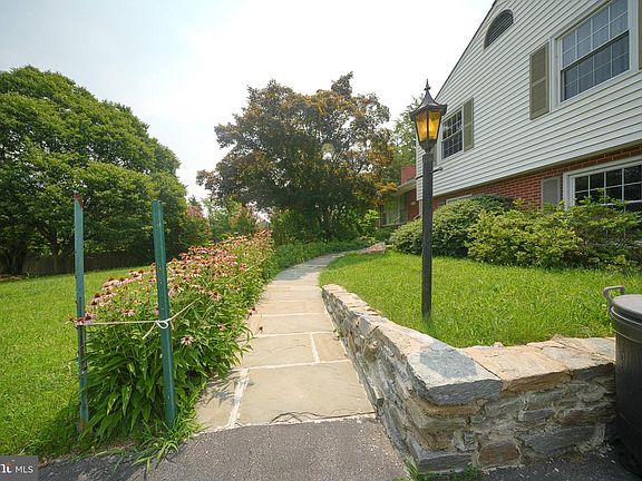 2nd image of 1205 Spotswood Dr