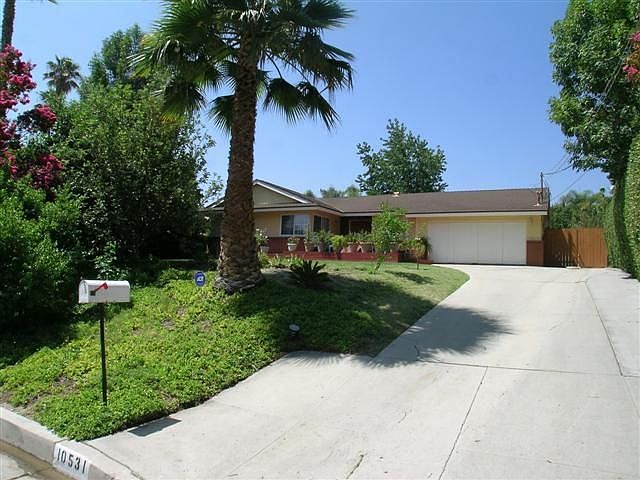 1/2 ACRE CHATSWORTH HORSE PROPERTY WITH POOL AND GUEST HOUSE