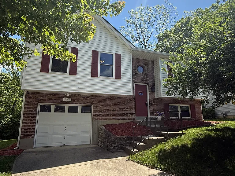 2640 Ridgecrest Ln — Photo 1