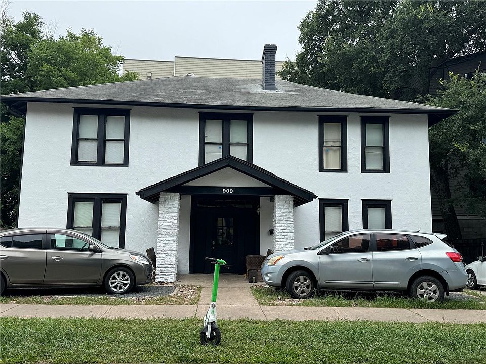 1st image of 909 W 22nd St