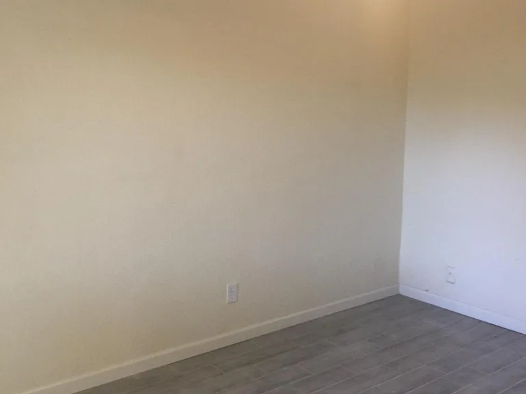 909 E Tuckey Ln #3 — Photo 8