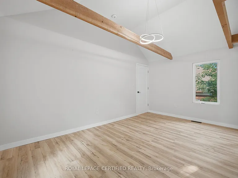 5759 Robinson St — Photo 32