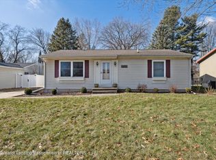 5840 Ellendale Dr, Lansing, MI 48911