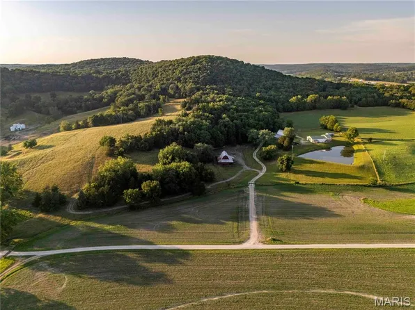 161 Van Booven Ln, Hermann, MO 65041