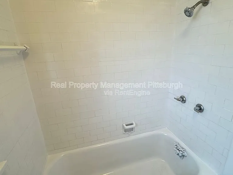 32 Sheridan Ave — Photo 14