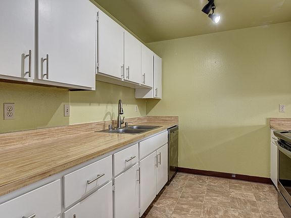5th image of 2830 21st St APT 3