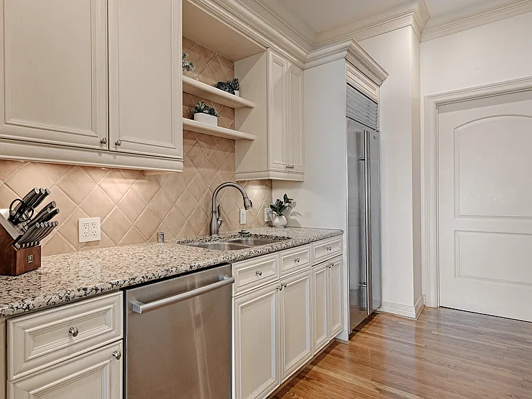 2828 Hood St #1008 — Photo 2