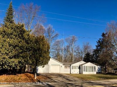 5061 Clark Rd, Bath, MI, 48808