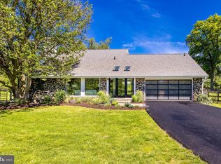 256 Bliss Ln, Great Falls, VA 22066