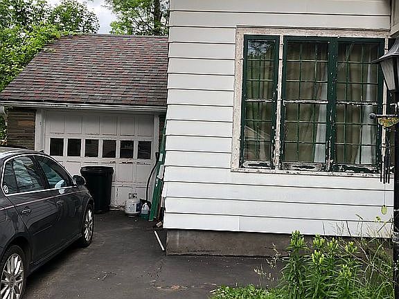 2nd image of 70 1/2 Stockton Ave
