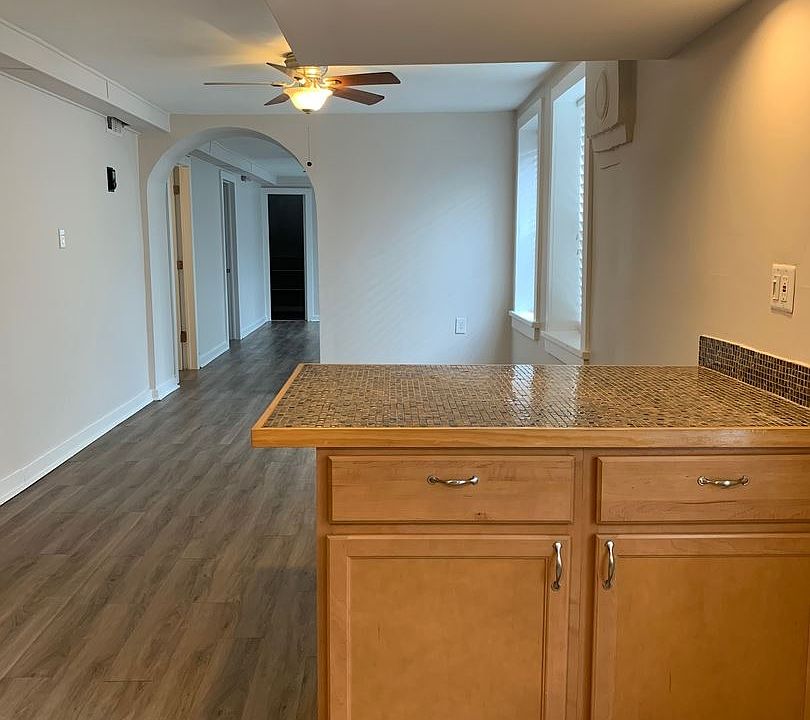 1st image of 1700 W 19th St #1700