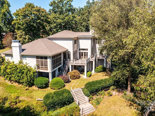 255 Charlotte Ann Ln, Hickory, NC 28601
