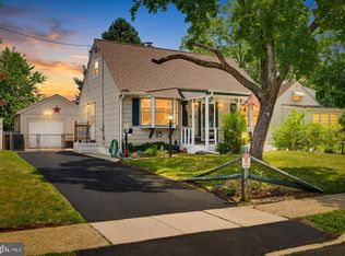 49 Longwood Dr, Hamilton, NJ 08620