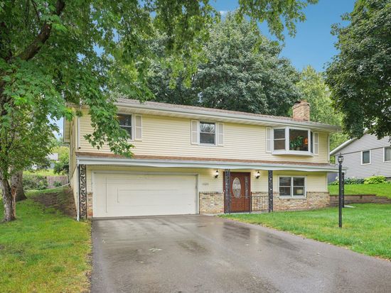 13261 Humboldt Ave S, Burnsville, MN 55337