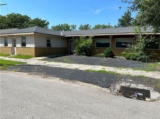 1504 Franklin Ave, Lexington, MO 64067