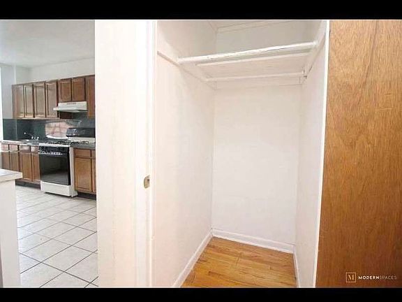 5th image of 3095 32nd St Fl 3