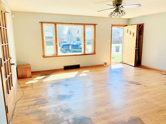 5th image of 2037 Westview Dr