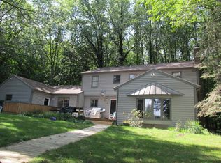10321 Rivershore Dr SE, Caledonia, MI 49316