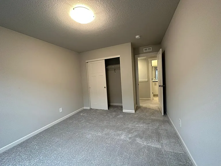 3818 SE 83rd Ave — Photo 32
