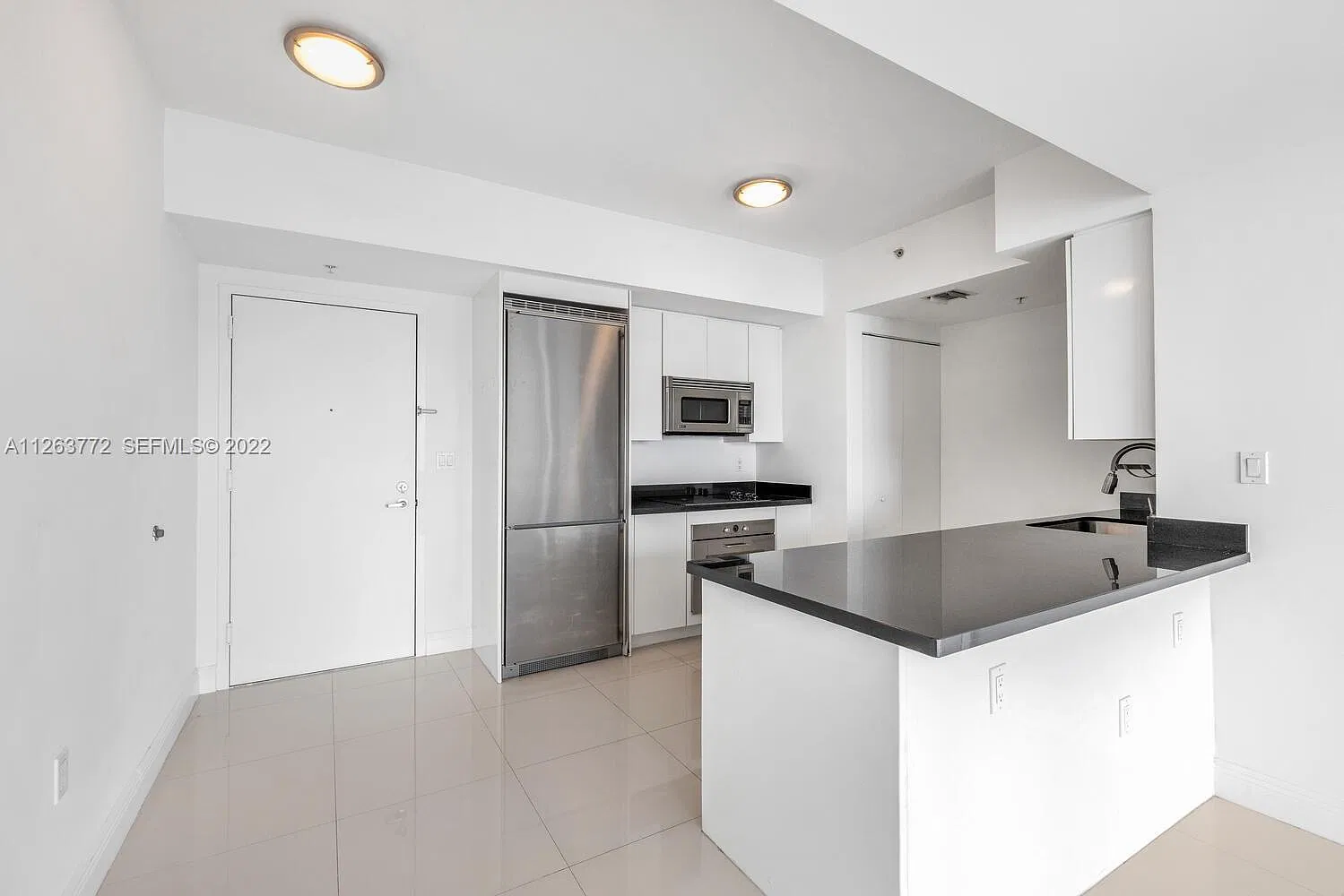 2 bed, 1110 sqft, $4,100 — Photo 3