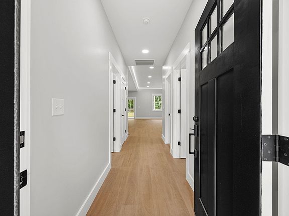 5th image of 112 Dora Ave