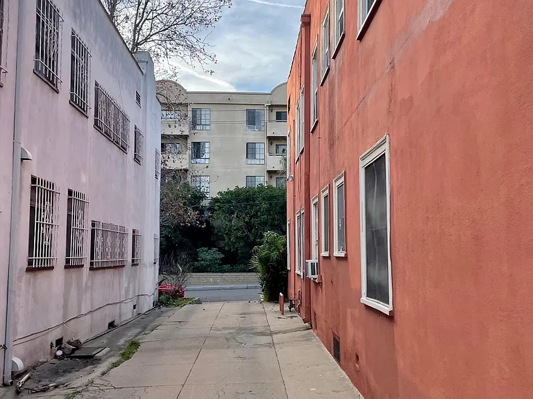 1406 N Formosa Ave #1/2 — Photo 4