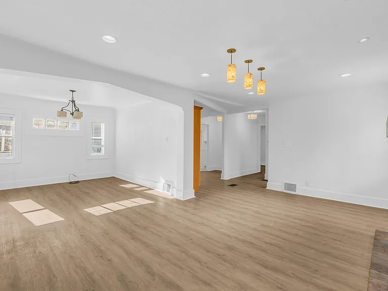 724 E Browning Ave — Photo 3