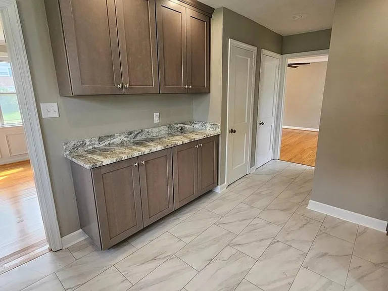 132 Devonshire Rd — Photo 8