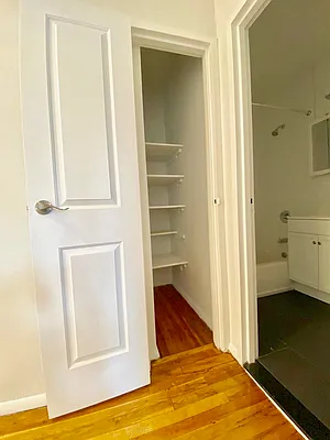 Rented by Zjama Realty Corp | media 8