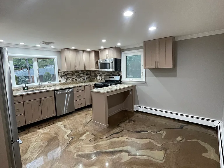 1072 Bordentown Ave — Photo 1
