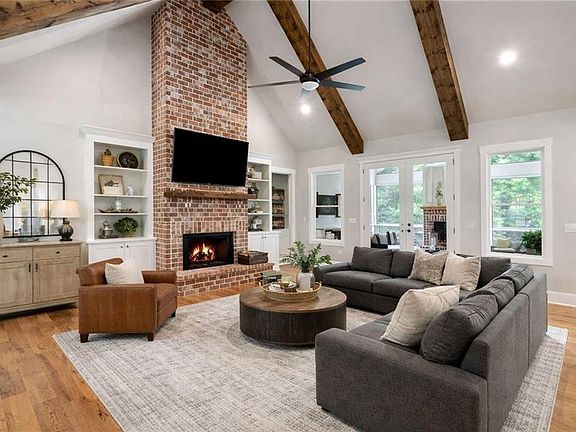 4th image of 3511 Reavis Mountain 2 Rd