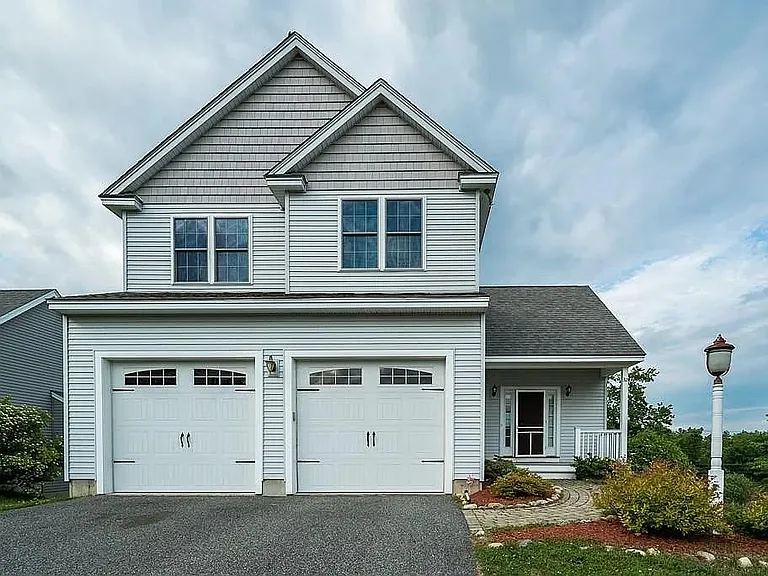 32 Empire Dr — Photo 22