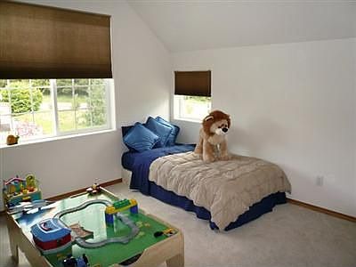 upstair bedroom with 2 closets