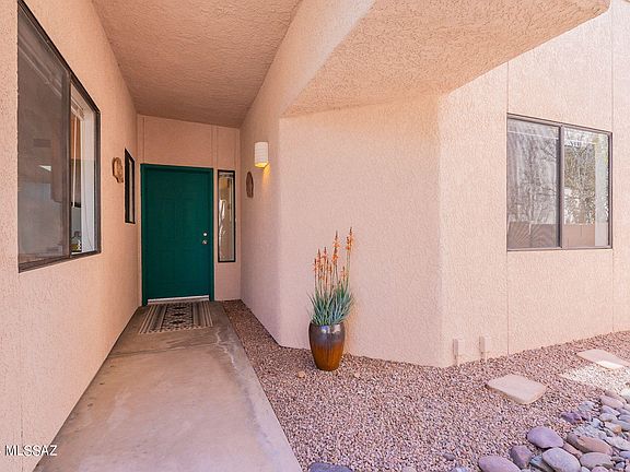 3rd image of 4990 N Valle