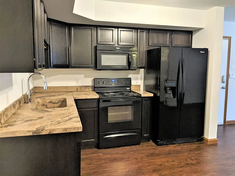 112 College Avenue — Photo 42