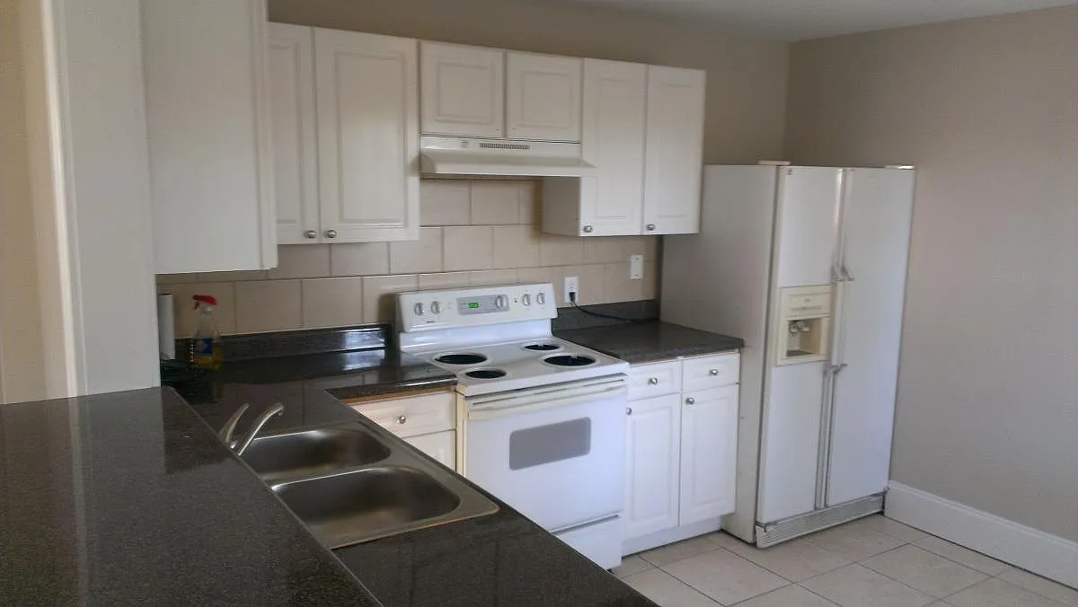 3 bed, 1400 sqft, $1,850 — Photo 3
