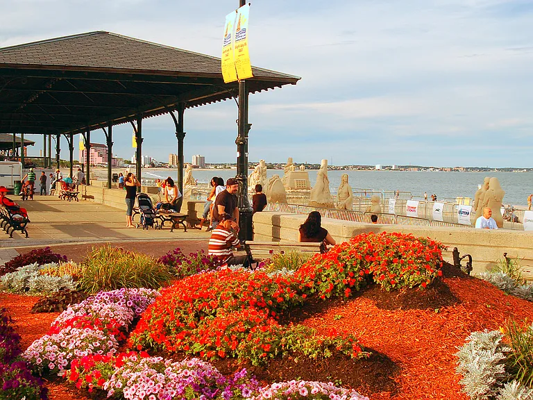 Minutes from Revere Beach