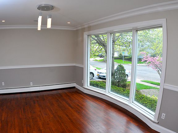 4th image of 19 Valley Ln N