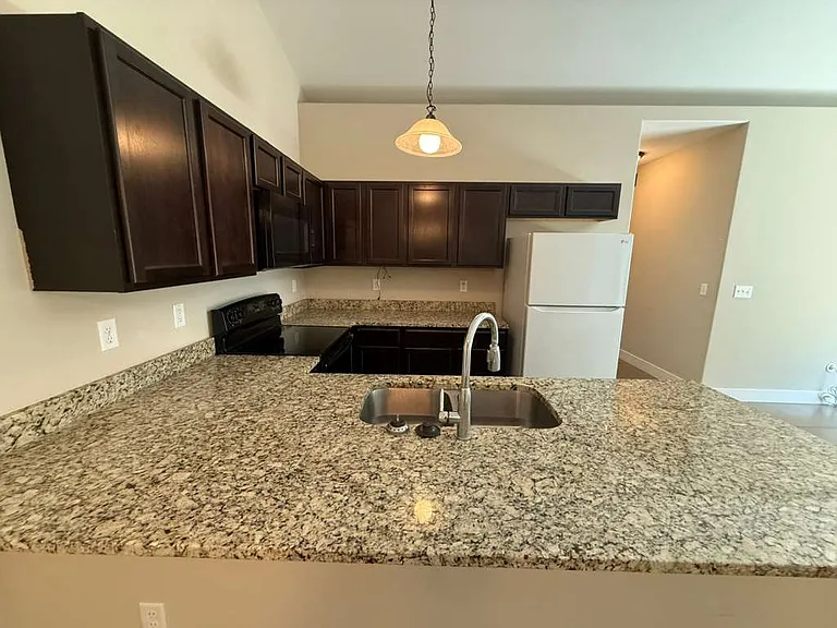 6438 S Vassar Ave — Photo 3