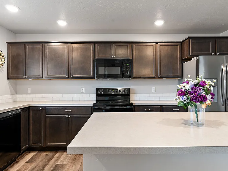 1077 N Bowknot Lake Ave — Photo 7