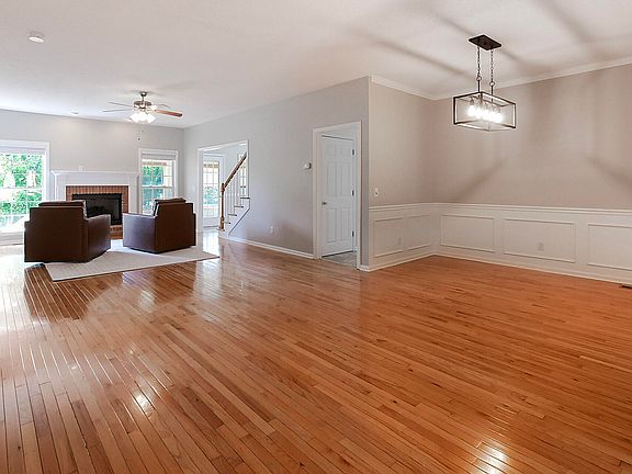 5th image of 2287 Gibbons Rd