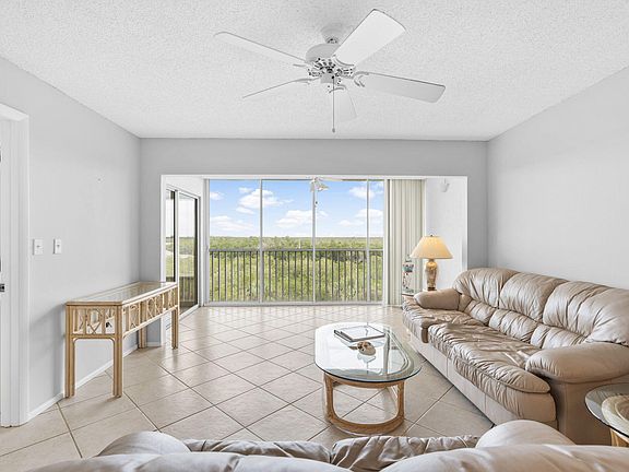 2nd image of 300 Stevens Landing Dr Unit 403