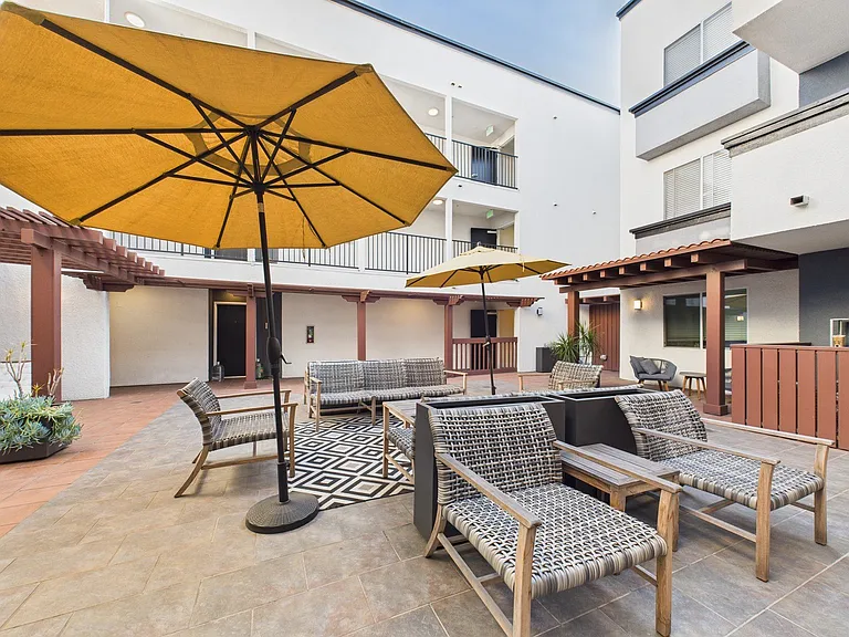 Alur Apartments — Photo 2
