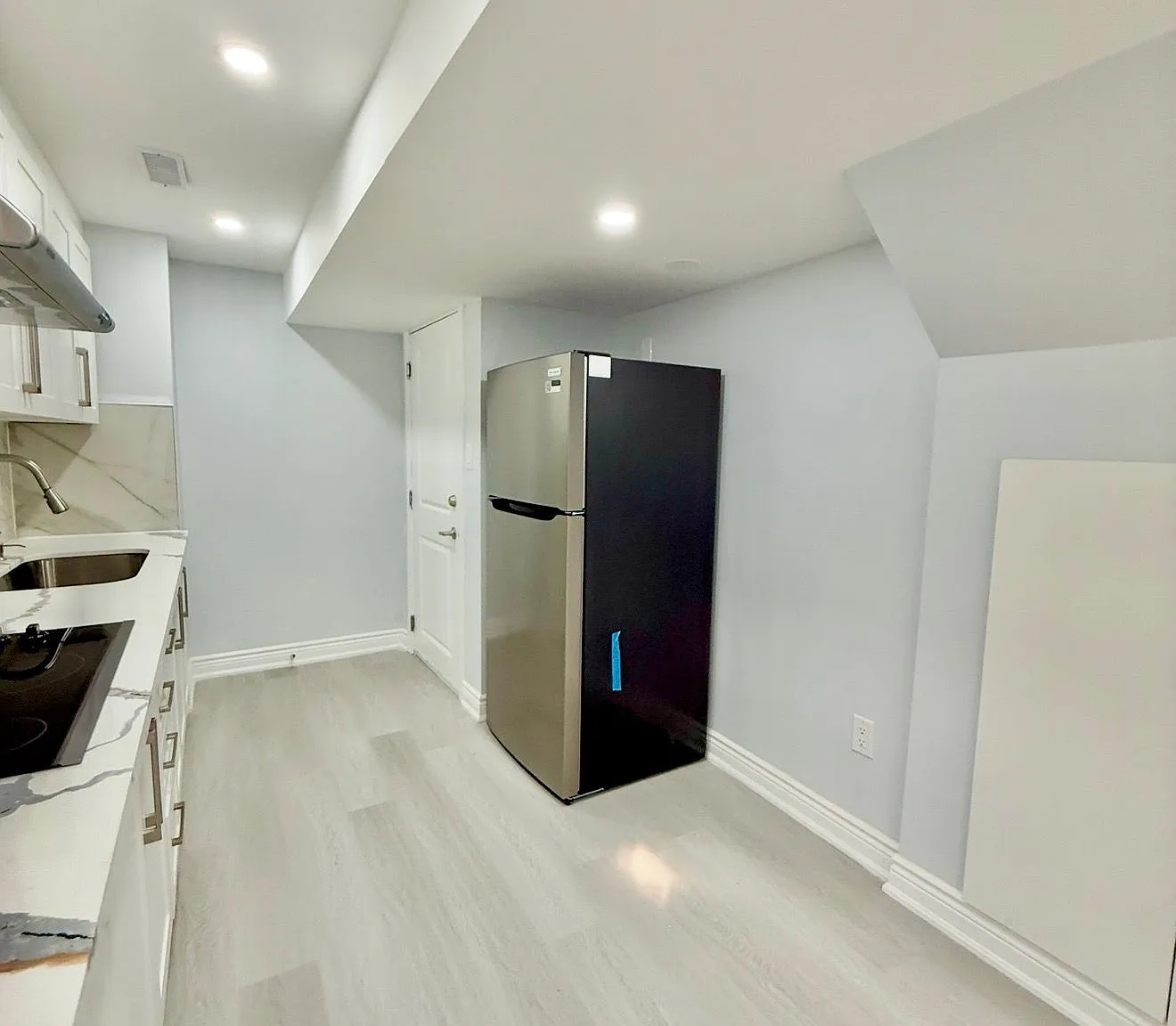 2 bed, $1,900 — Photo 2