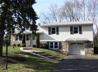 210 Green Dr, Churchville, PA