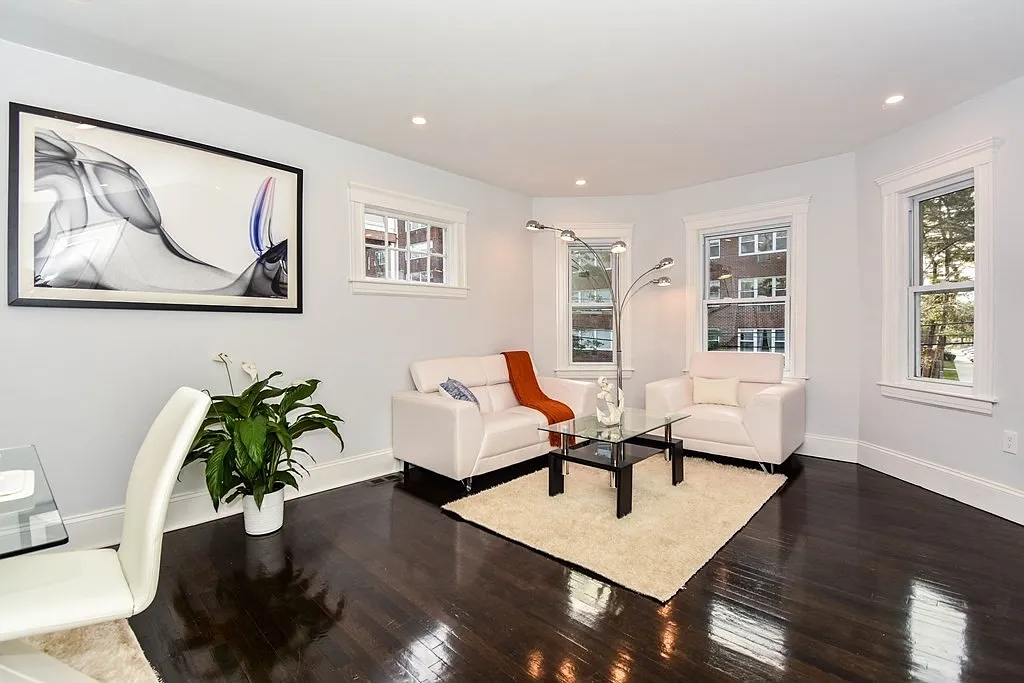 2 bed, 1100 sqft, $3,600 — Photo 2