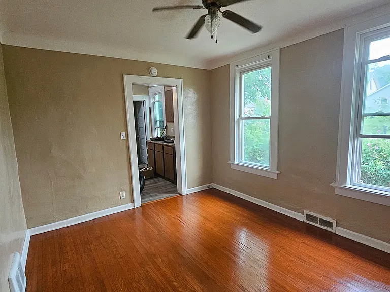 257 Wasaon St — Photo 7