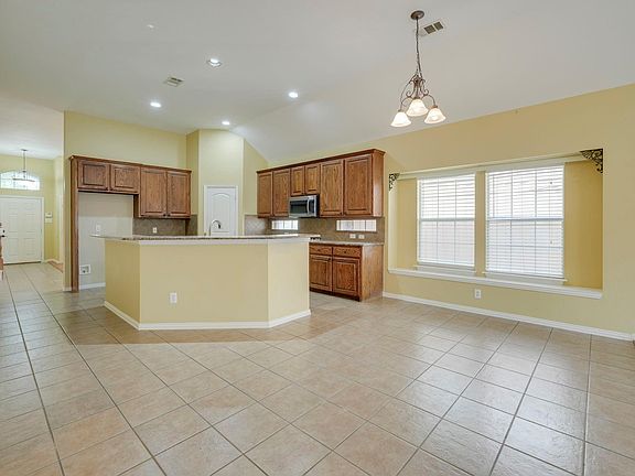 5th image of 11557 Jasper Dr