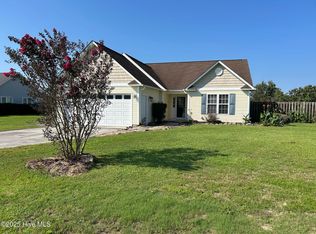 176 Lewis Rd, Hampstead, NC 28443